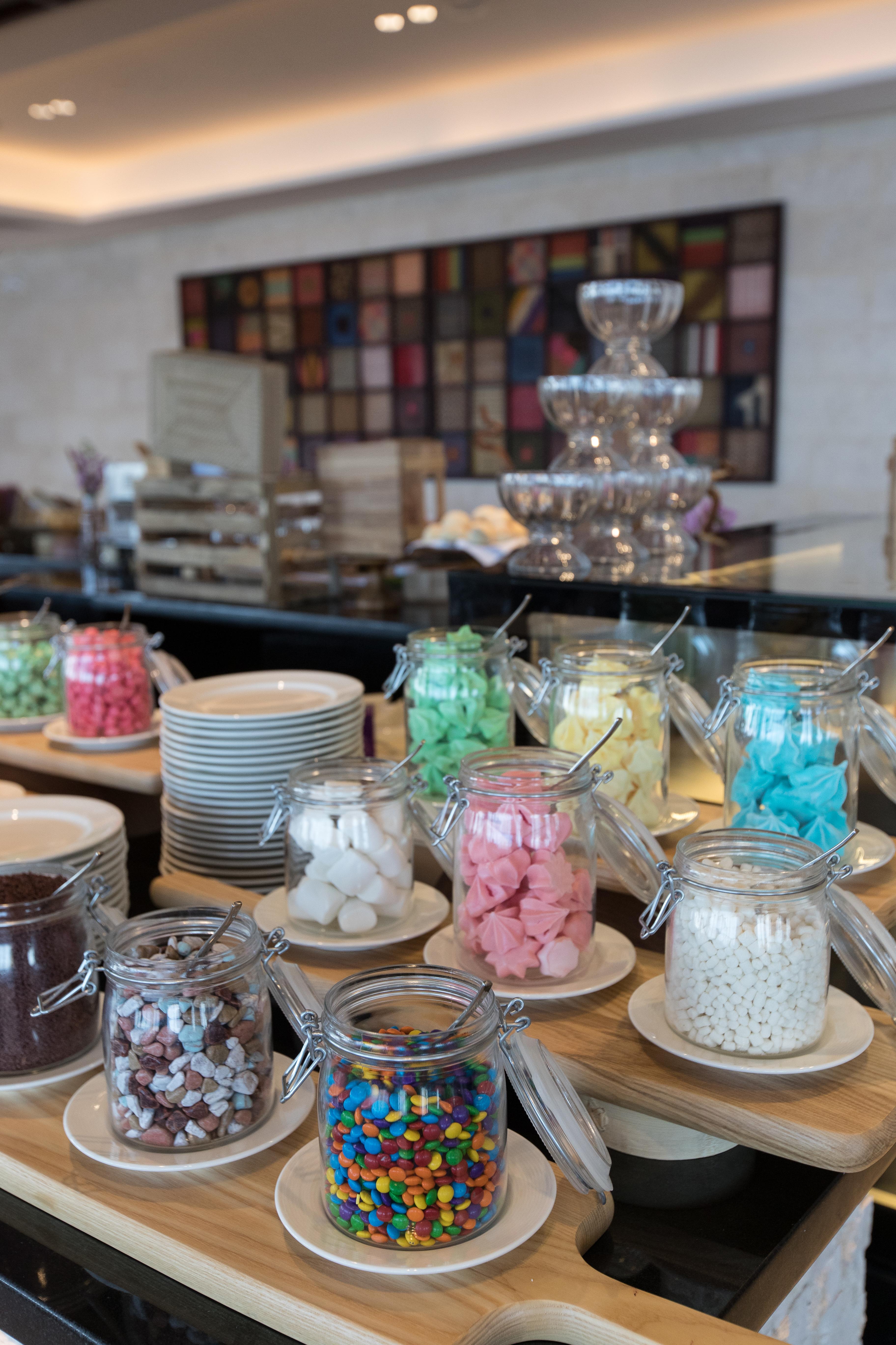 Dusit Thani Mactan Cebu Resort Lapu-Lapu City Exterior photo A selection of sugar cubes