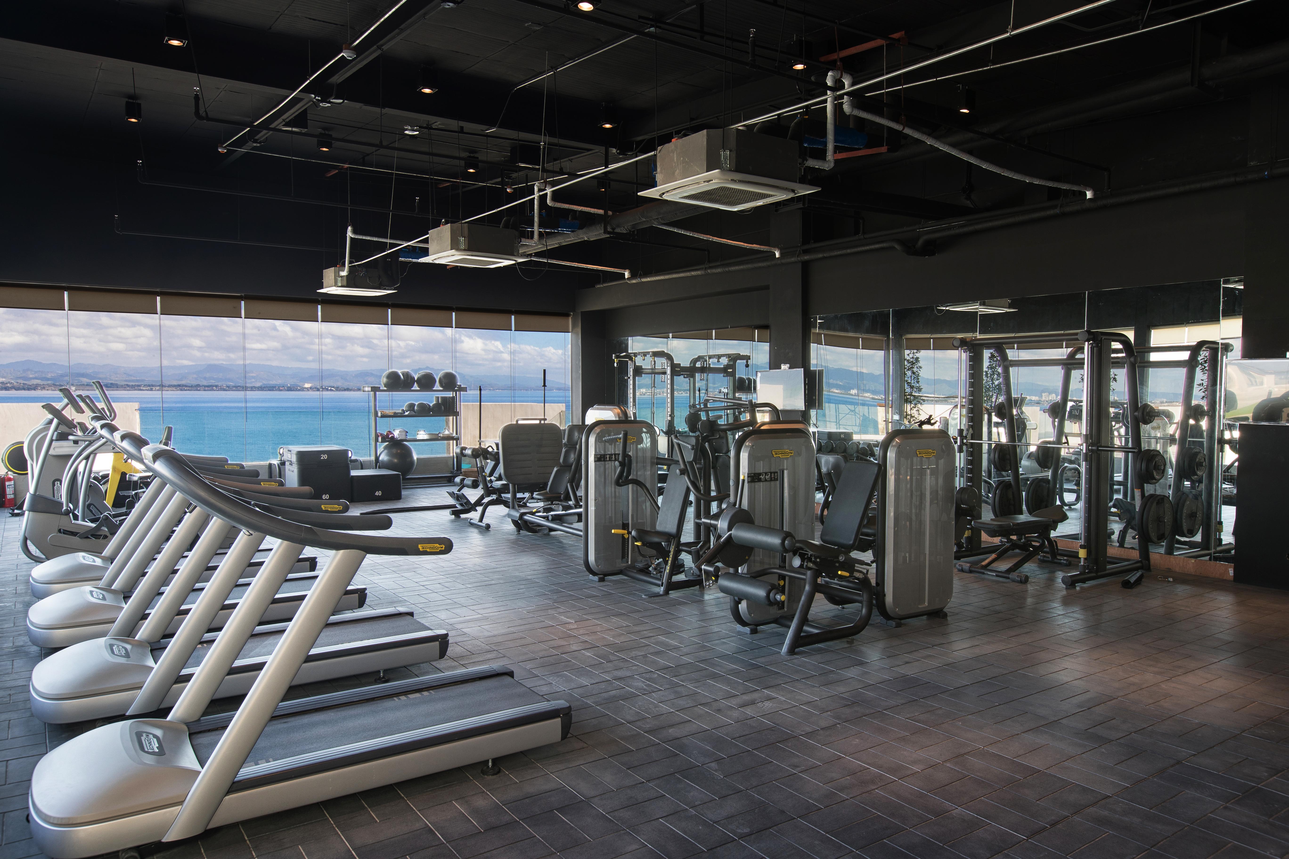 Dusit Thani Mactan Cebu Resort Lapu-Lapu City Exterior photo The gym at the hotel