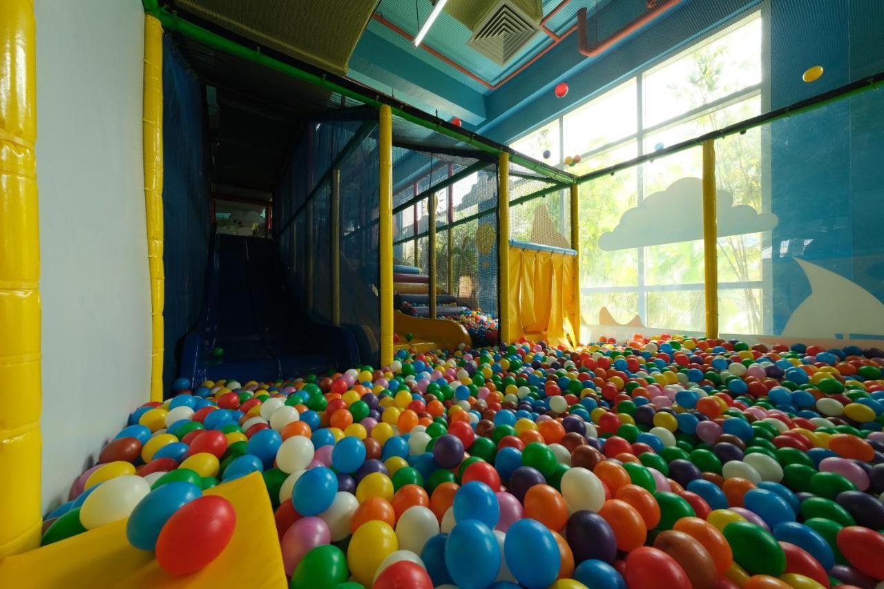 Dusit Thani Mactan Cebu Resort Lapu-Lapu City Exterior photo A ball pit at a playground