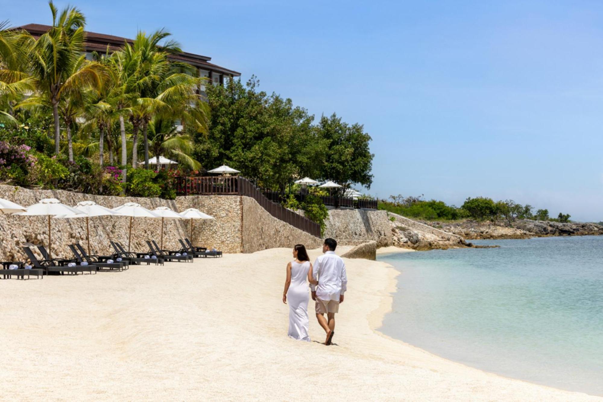 Dusit Thani Mactan Cebu Resort Lapu-Lapu City Exterior photo Beach at The Westin Maldives
