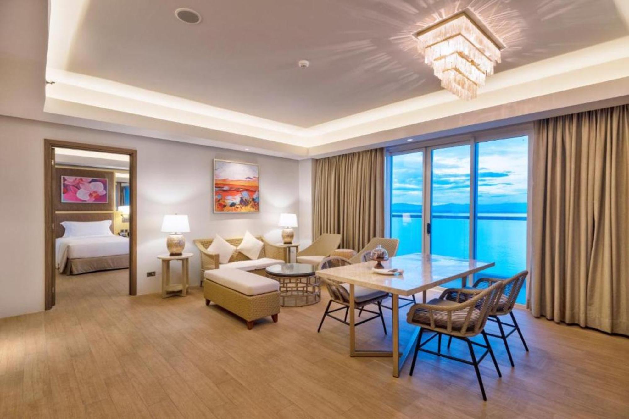 Dusit Thani Mactan Cebu Resort Lapu-Lapu City Exterior photo Suite