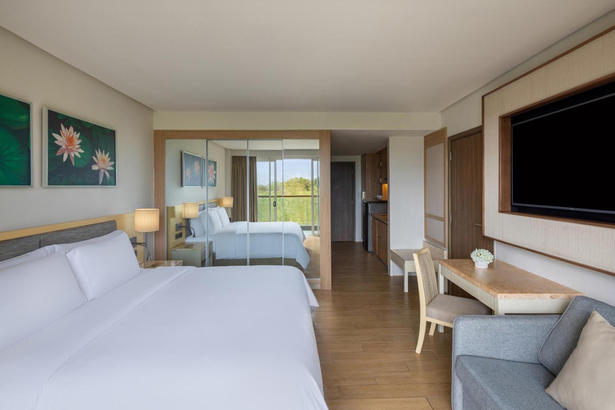 Dusit Thani Mactan Cebu Resort Lapu-Lapu City Exterior photo A room at the hotel